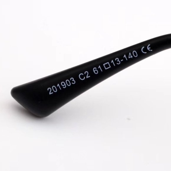Louis Vuitton 201903 travel Polarized Sunglasses main image 5